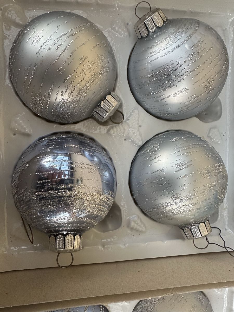 Tutte le decorazioni: Hellblaue Vintage Weihnachtsschmuck Kugeln – Usato da Oberentfelden venduto da vilibrand 1