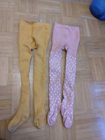 2 Paar warme Strümpfe in fröhlichen Farben