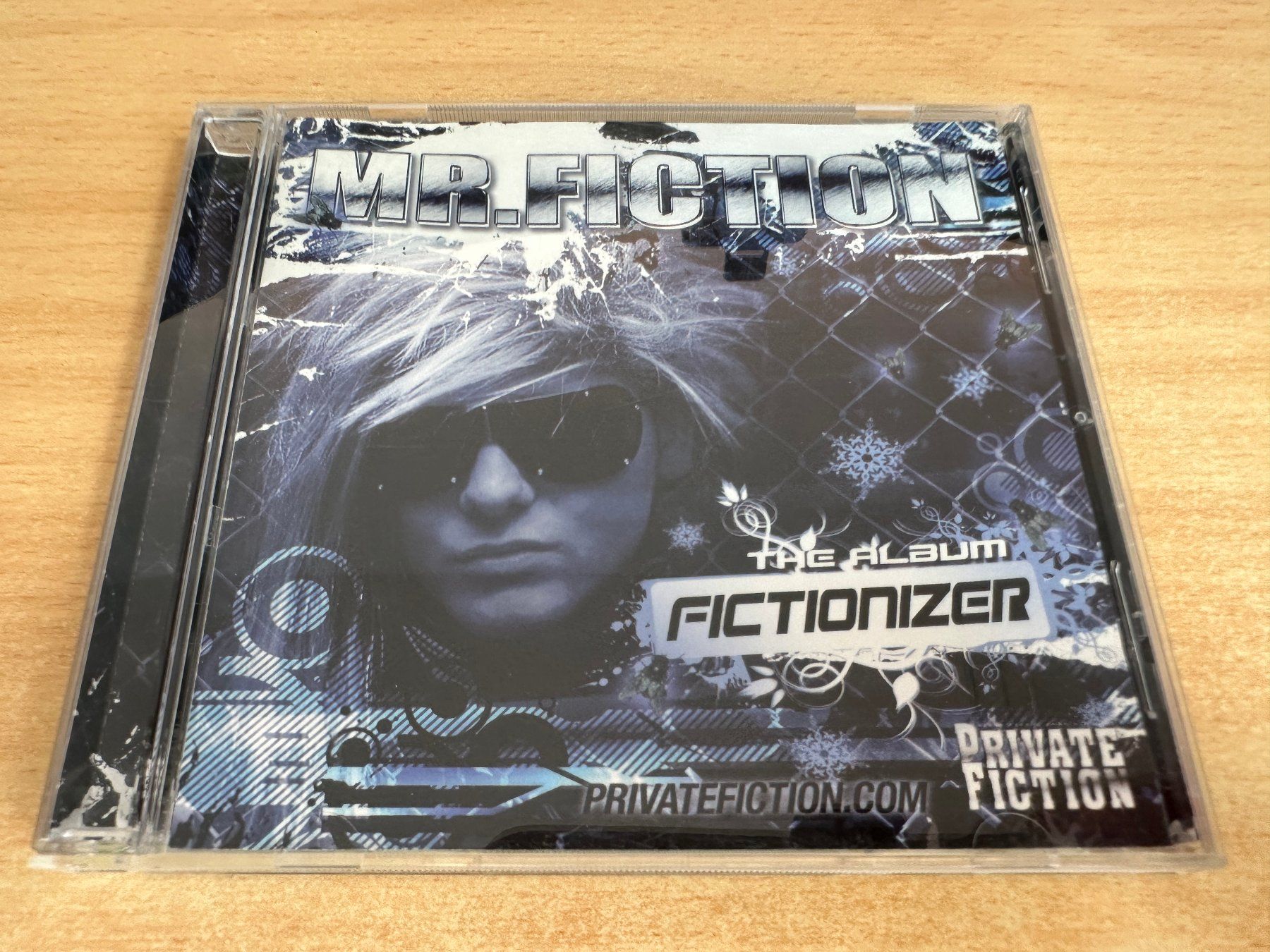 CD: X0 Mr.Fiction – Fictionizer – Usato da Rikon im Tösstal venduto da Alpenmutz