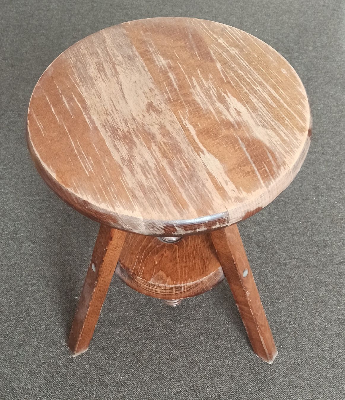 Tabourets: Runder Bar Holzhocker gebraucht – D'occasion à Züriich par cla_frs5