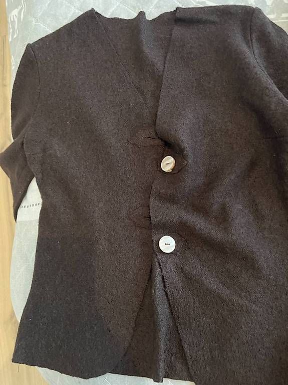 Lotti di vestiti: Jupe + blazer 36-38 – Usato da Bulle venduto da Preteni 4