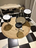 3-teiliges Junior-Schlagzeug von Gear4music, schwarz