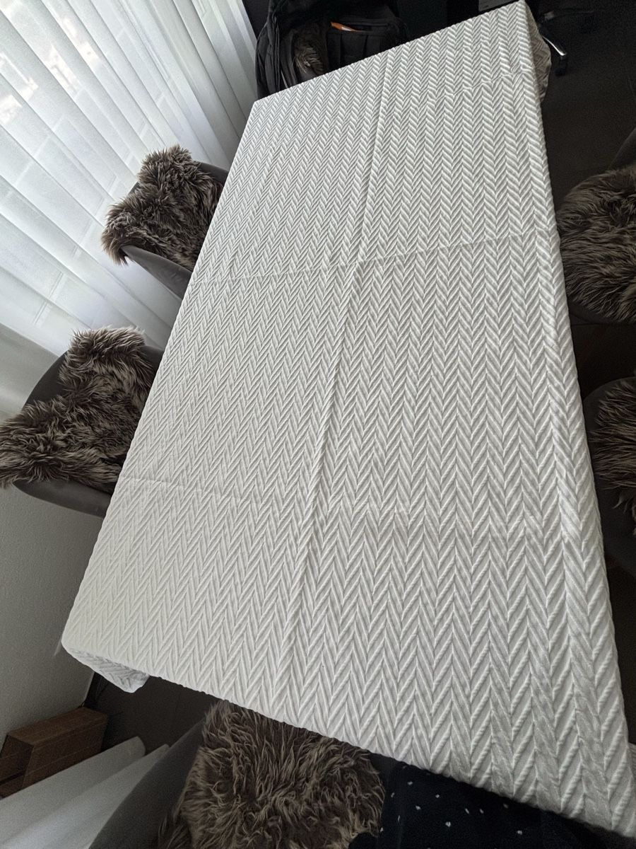 Altra biancheria da tavola: Tischdecke 160x250 – Usato da Zug venduto da Biki72 4