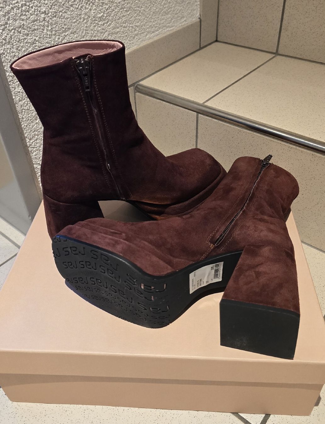 Scarpe da donna: Stiefelette RAS 37 bordeaux Wildleder – Nuovo e nell'imballaggio originale da Untereggen venduto da cla_kb2w 3