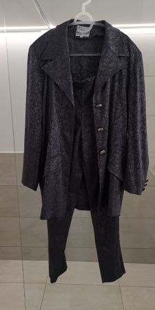 Schicker Damenanzug Gr. 40, Jacke und Hose