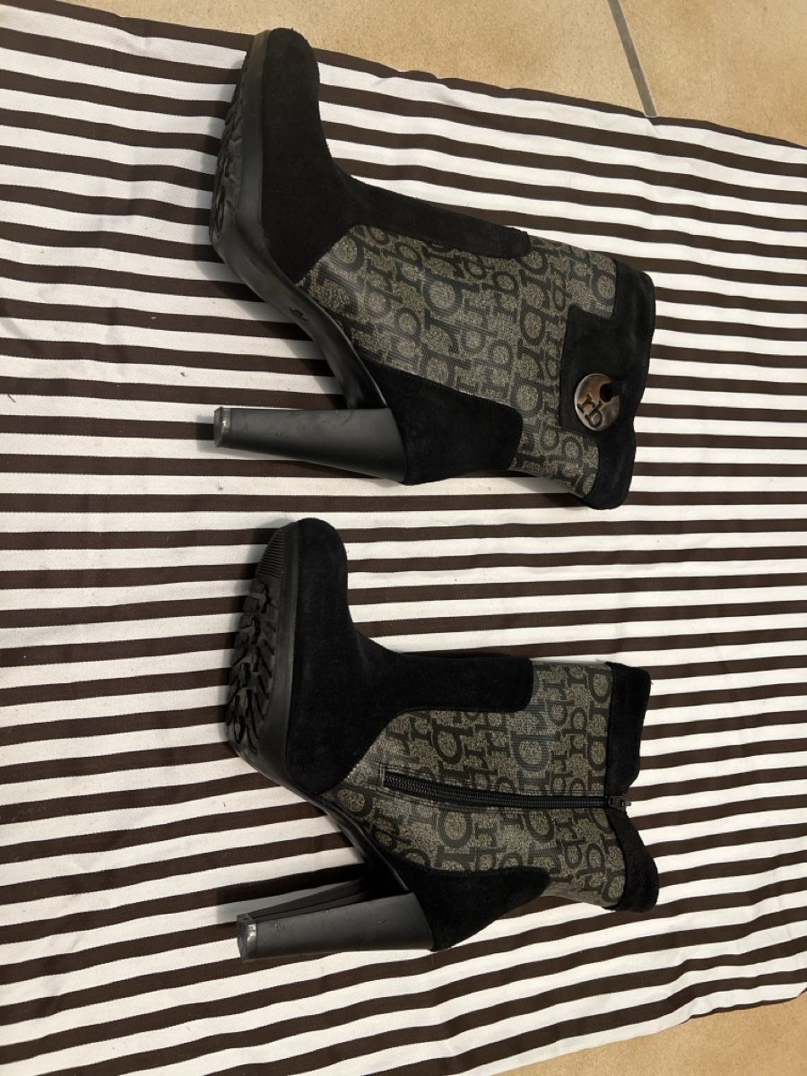 Roccobarocco Damenschuhe: Bottines à talon Roccobarocco monogramme taille 38 – Neu (gemäss Beschreibung) aus Arvillard (Salins) von mental0mystique 3