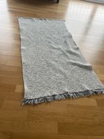 grey diamond patterned rug
