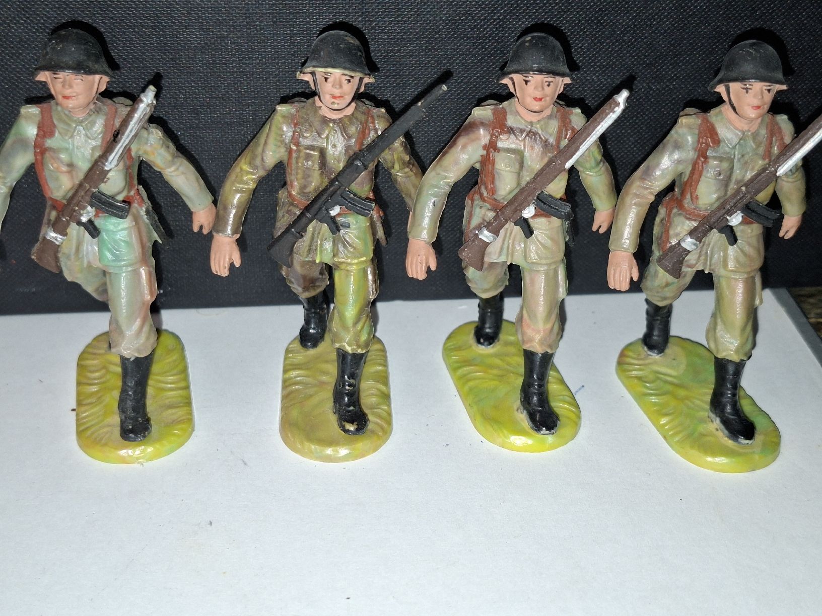 Elastolin Giocattoli: Soldats suisses en tenue d'assaut Elastolin – Usato da Monthey venduto da Jmbois 4