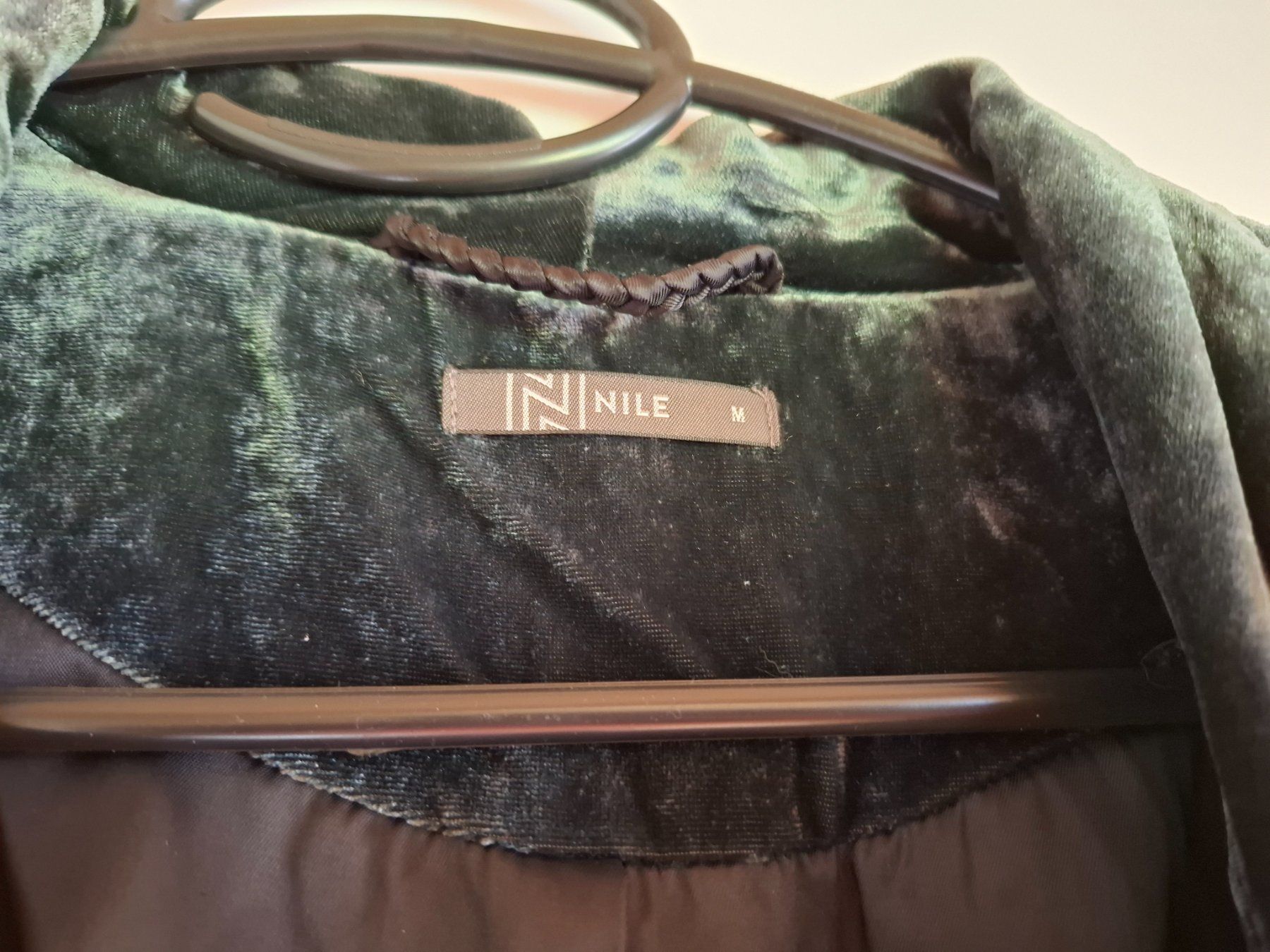 Nile Lotti di vestiti: Nile Jacke und kurzärmlige Bluse – Usato da Filet venduto da cla_9kqr 2