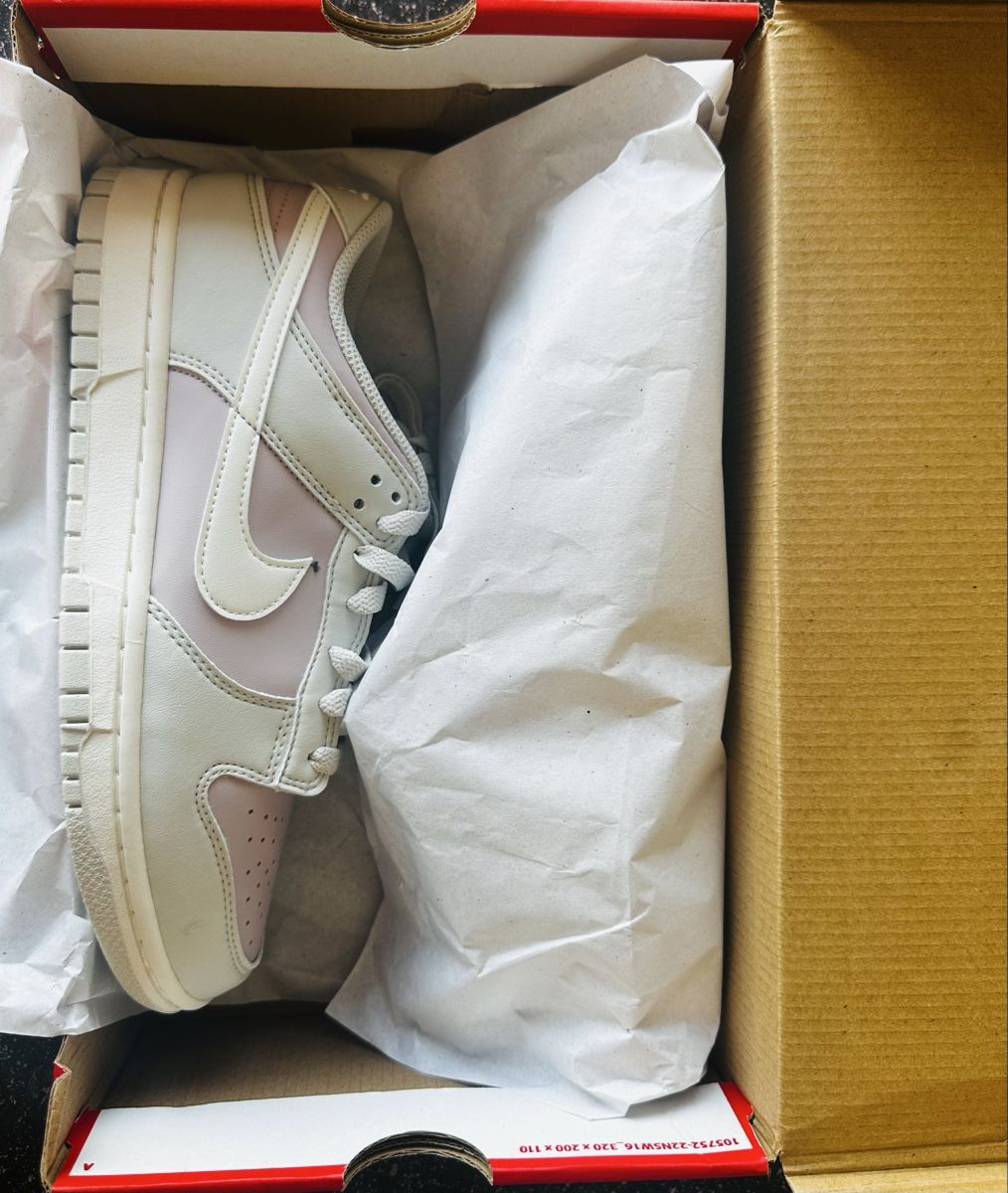 Nike Scarpe da uomo: Nike Dunk Low Next Nature  – Nuovo e nell'imballaggio originale da Biel/Bienne venduto da Akwawini 1