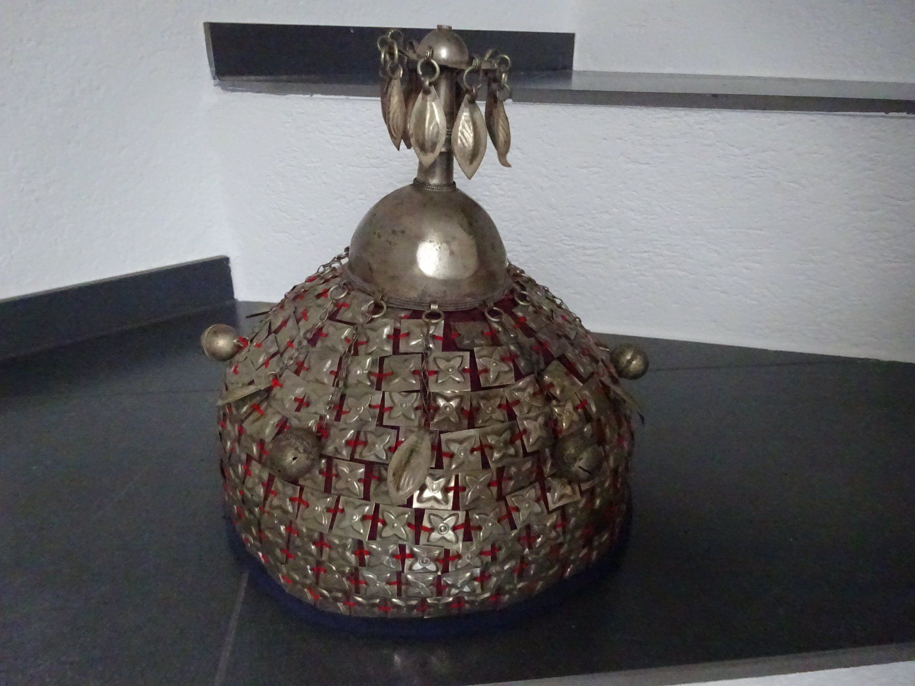Copricapi, berretti & cappellini: Krone Helm Turban – Usato da Esslingen venduto da eintagammeer 6