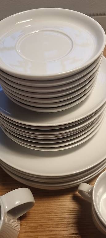 Set di piatti: Geschirrset  – Usato da Biel/Bienne venduto da sheila7002 3