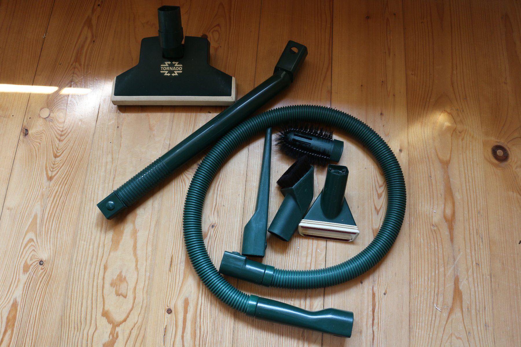 Aspirapolveri & Accessori: Tornado TO-120 – Usato da Trogen venduto da Staffonly 1