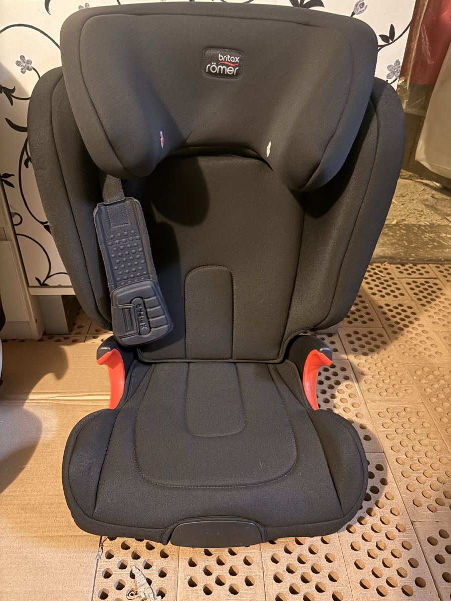 Britax Römer Sièges auto: Britax Römer Kidfix XP schwarz – D'occasion à Sutz par amslm1