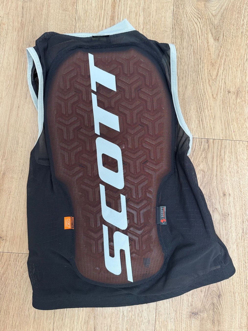 Scott Sci: Scott Rückenpanzer Grösse 140-155 cm – Usato da Cham venduto da Rubt 1
