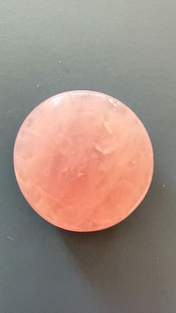 Minerali & Pietre curative: Handschmeichler Rosenquarz 5 cm Durchmesser – Usato da Winterthur venduto da 1956ingi