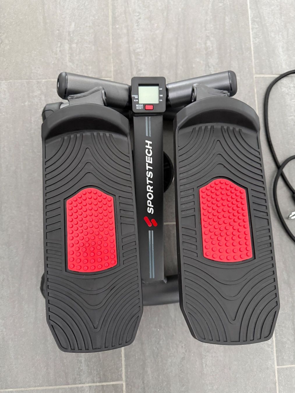 Hometrainer: Stepper STX300 Sportstech, Neuwertig – Usato da Wolfwil venduto da Inseider12 2