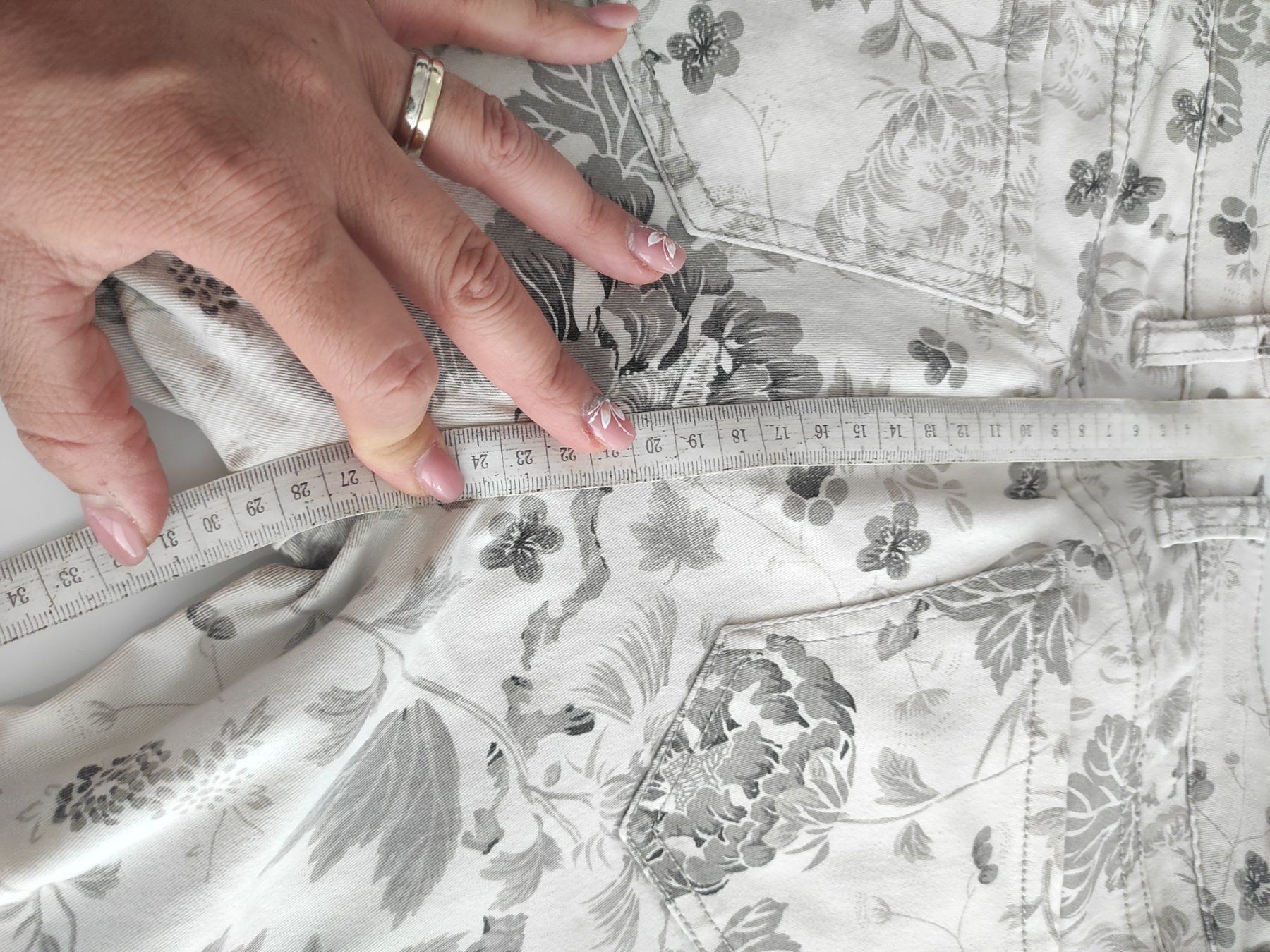 Pantaloni: Damen Hose gr 26 – Usato da Oensingen venduto da mamma86 6