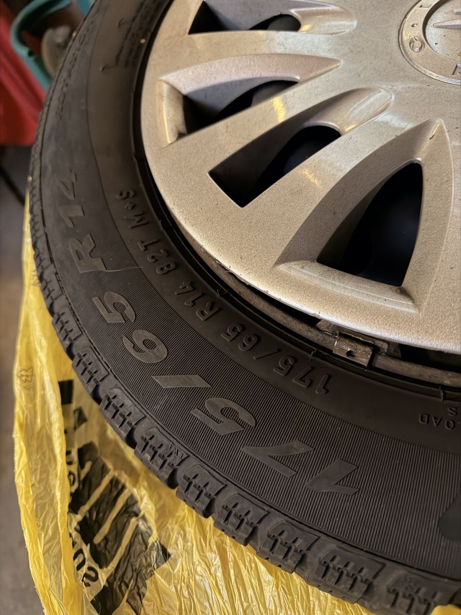 Pneumatici & Ruote complete: Citroen c3 Winterräder – Usato da AARBURG venduto da cheapstuff 3