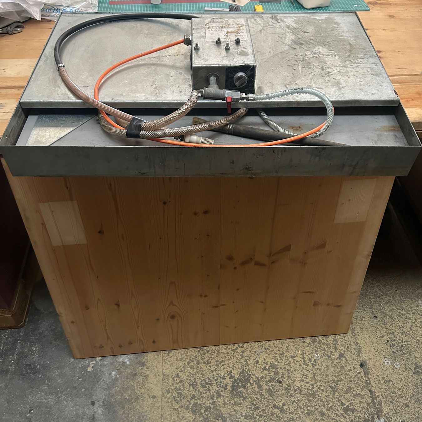 Tutte le macchine: Kleinteilereiniger von Amstutz mit Strom 230 Volt – Usato da Untersiggenthal venduto da sinamoll 2