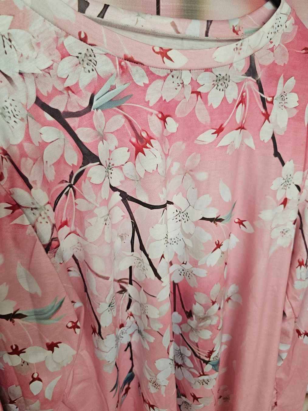 T-Shirts: Damenshirt Pink Blumenmuster Grösse: 2XL – Gebraucht aus Vaduz von pilot1001 1
