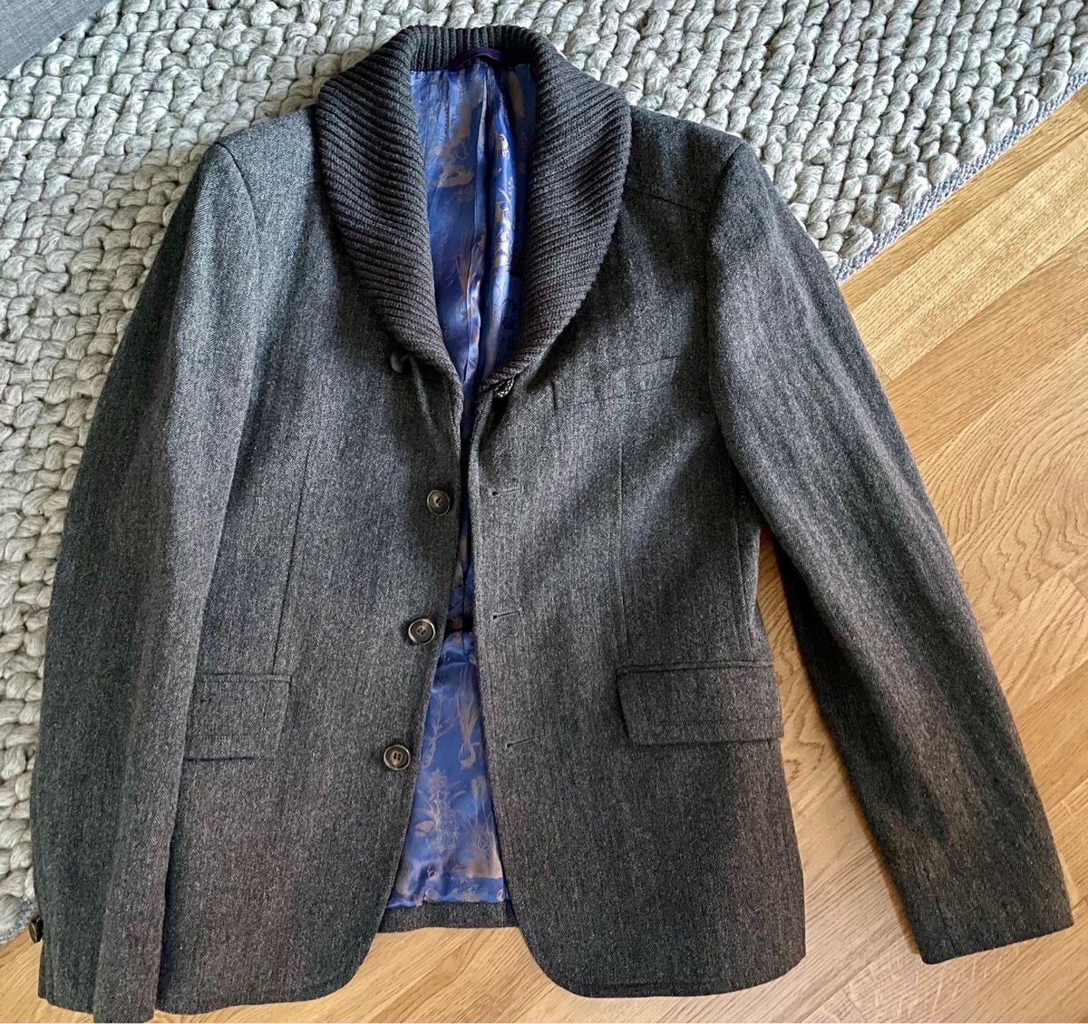 Ted Baker Giacche: Stylish Ted Baker Men's Jacket Size 4 – Usato da Basel venduto da inaugural