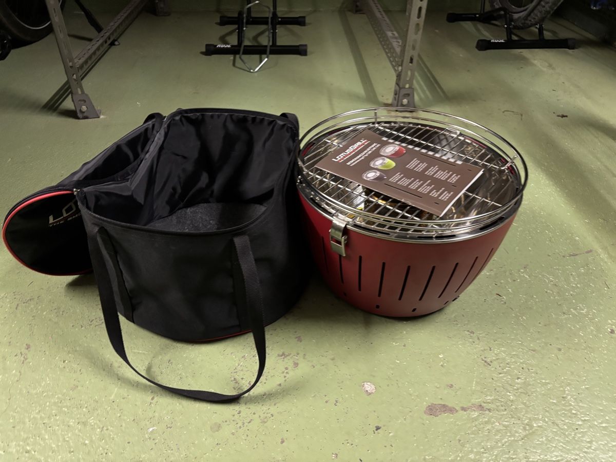 Grils: LotusGrill mit Tasche  – D'occasion à Zweisimmen par Fxshovel74 2