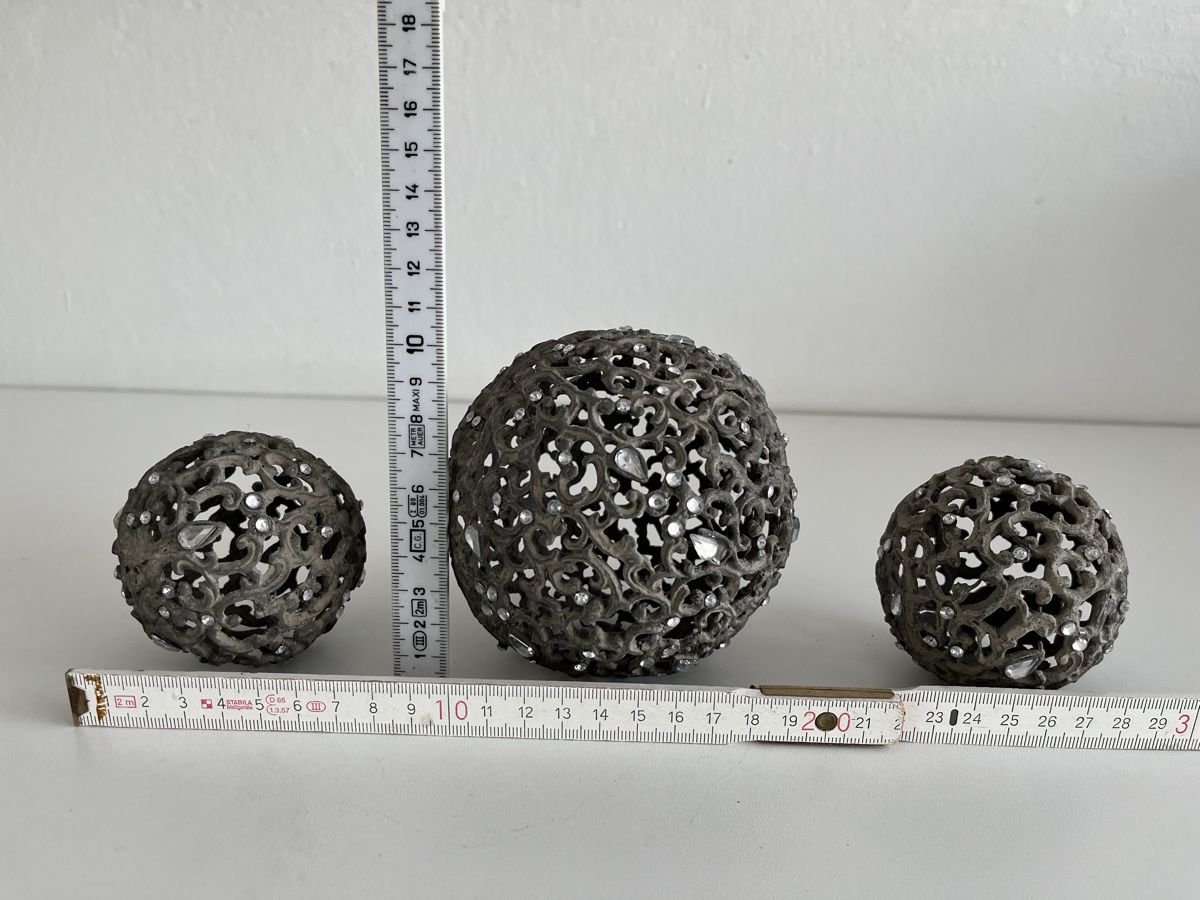 Tutte le decorazioni: 3 Stk. Deko-Kugeln aus Metall – Usato da Wetzikon ZH venduto da seli03 9
