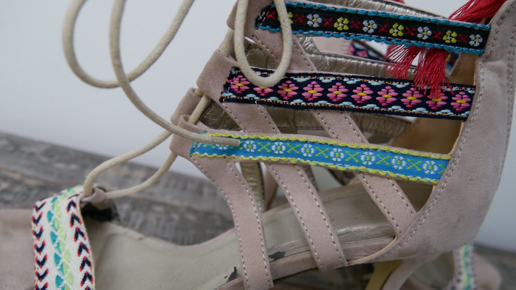 Scarpe da donna: High Heels Pumps Bunt Muster Beige – Usato da Zürich venduto da julia_vina 3