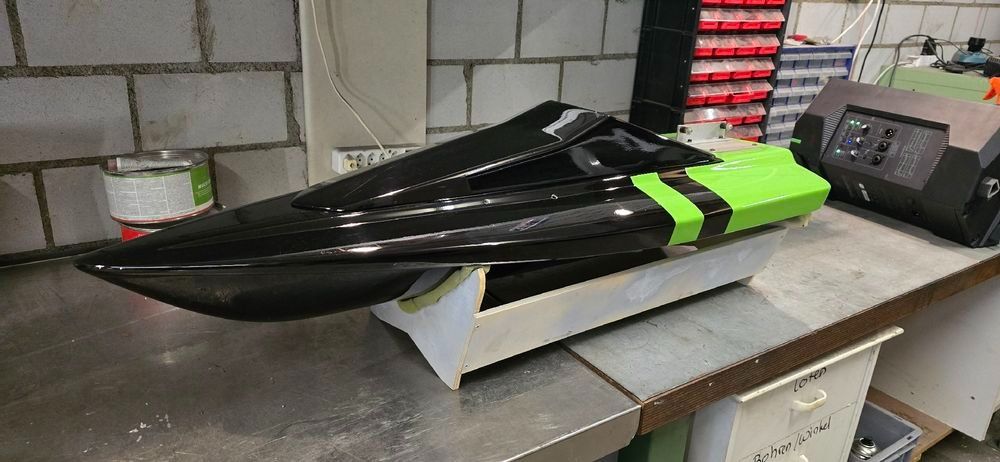 Modellismo RC: FSR Rennboot // Bella von Heiner Gundert – Usato da St. Gallen venduto da Fruehlings_Putz