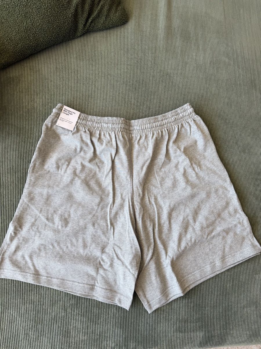 Nike Pantaloni: Nike Shorts Grey Size L new – Nuovo e nell'imballaggio originale da Worblaufen venduto da sja_9y6v 1