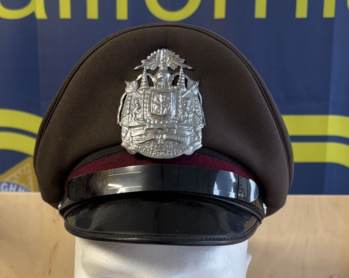 Uniformen: Police Thaïlandaise – Gebraucht aus Riddes von Copland