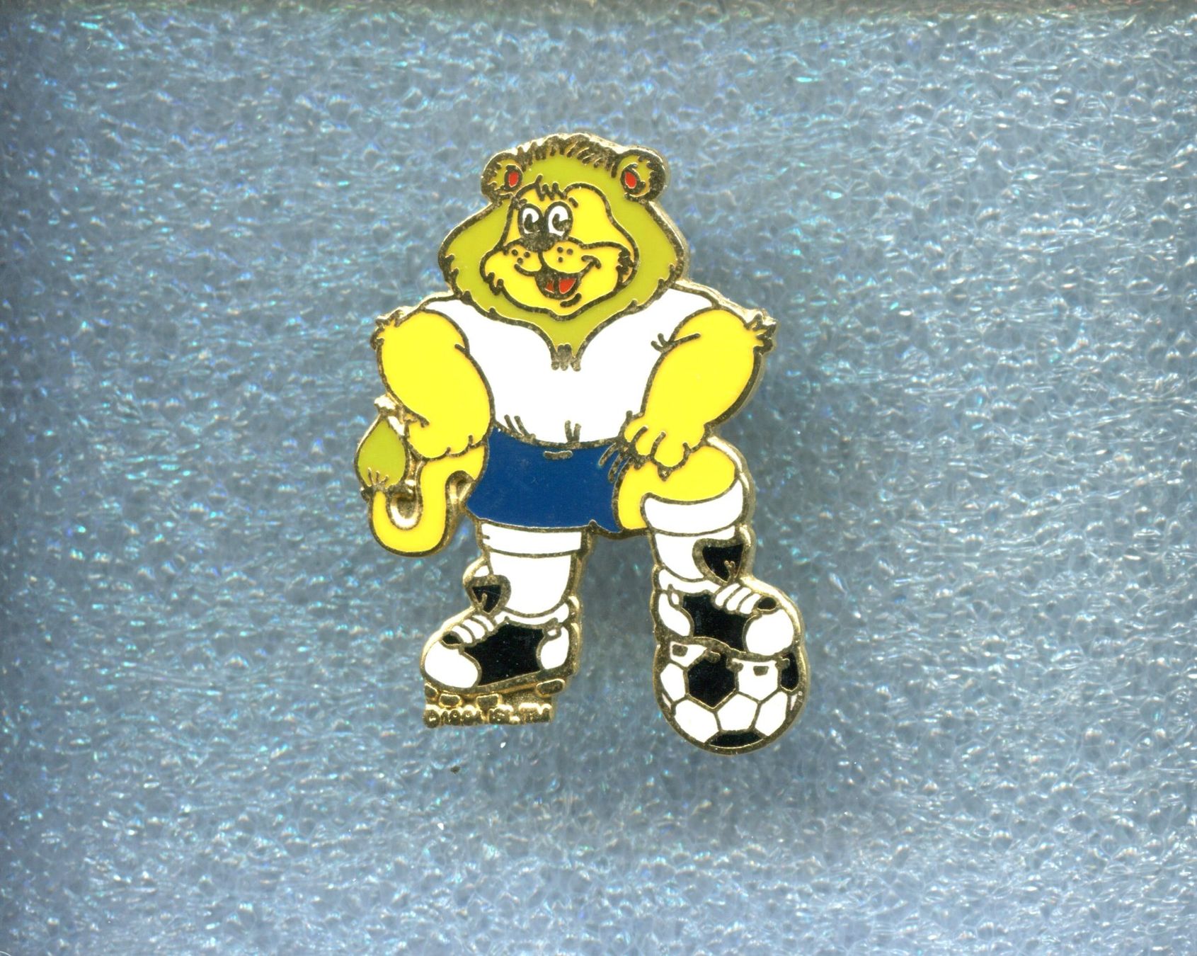 Placchette & Badge: UEFA  EURO '96  Maskottchen  – Usato da Winterthur venduto da Sammleroase