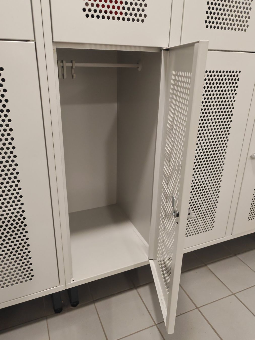 Schränke: 2x Komplette Spindwand – Gebraucht aus Bern von Sudowudo 5