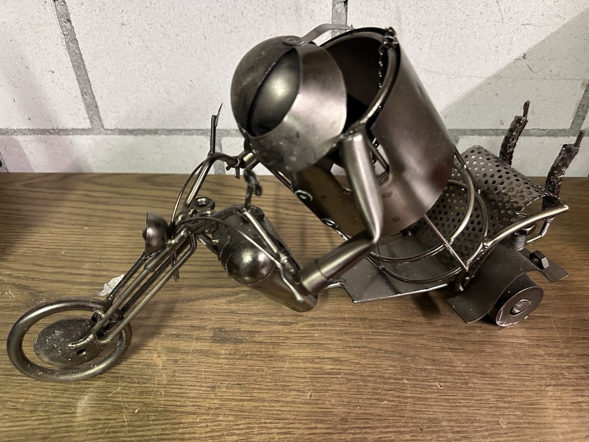 Tutte le decorazioni: Weinhalter Motorrad Metall ohne Wein – Usato da Krauchthal venduto da Kiddy32 1