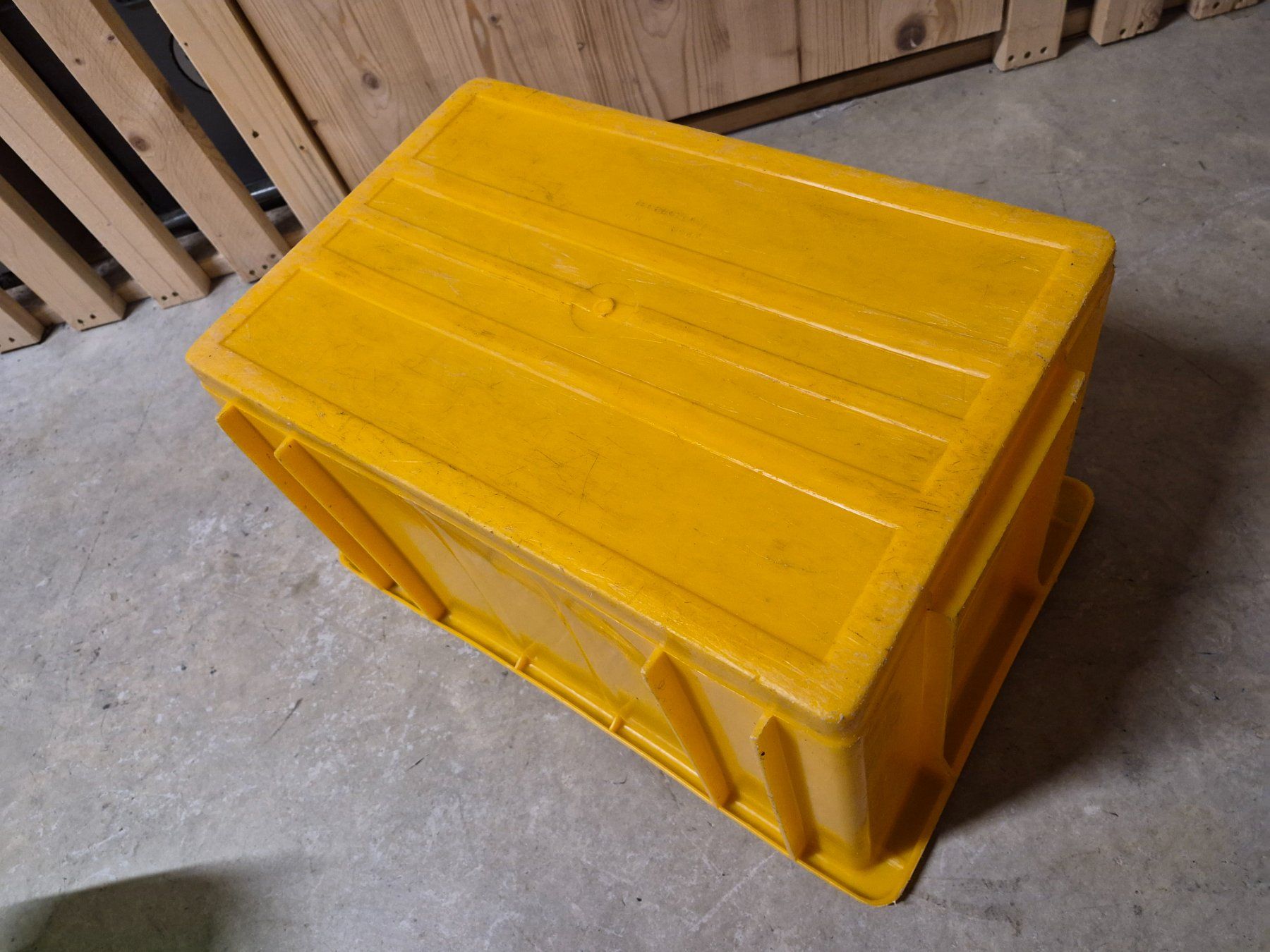 Contenitori & Simili: Bac jaune plastique grand format, occasion, robuste – Usato da Satigny venduto da salvatore73 7