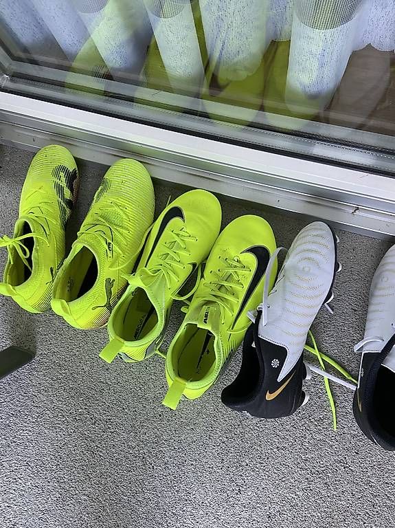 Scarpe da uomo: Fussballschuhe  – Usato da Ebikon venduto da pmgo 1