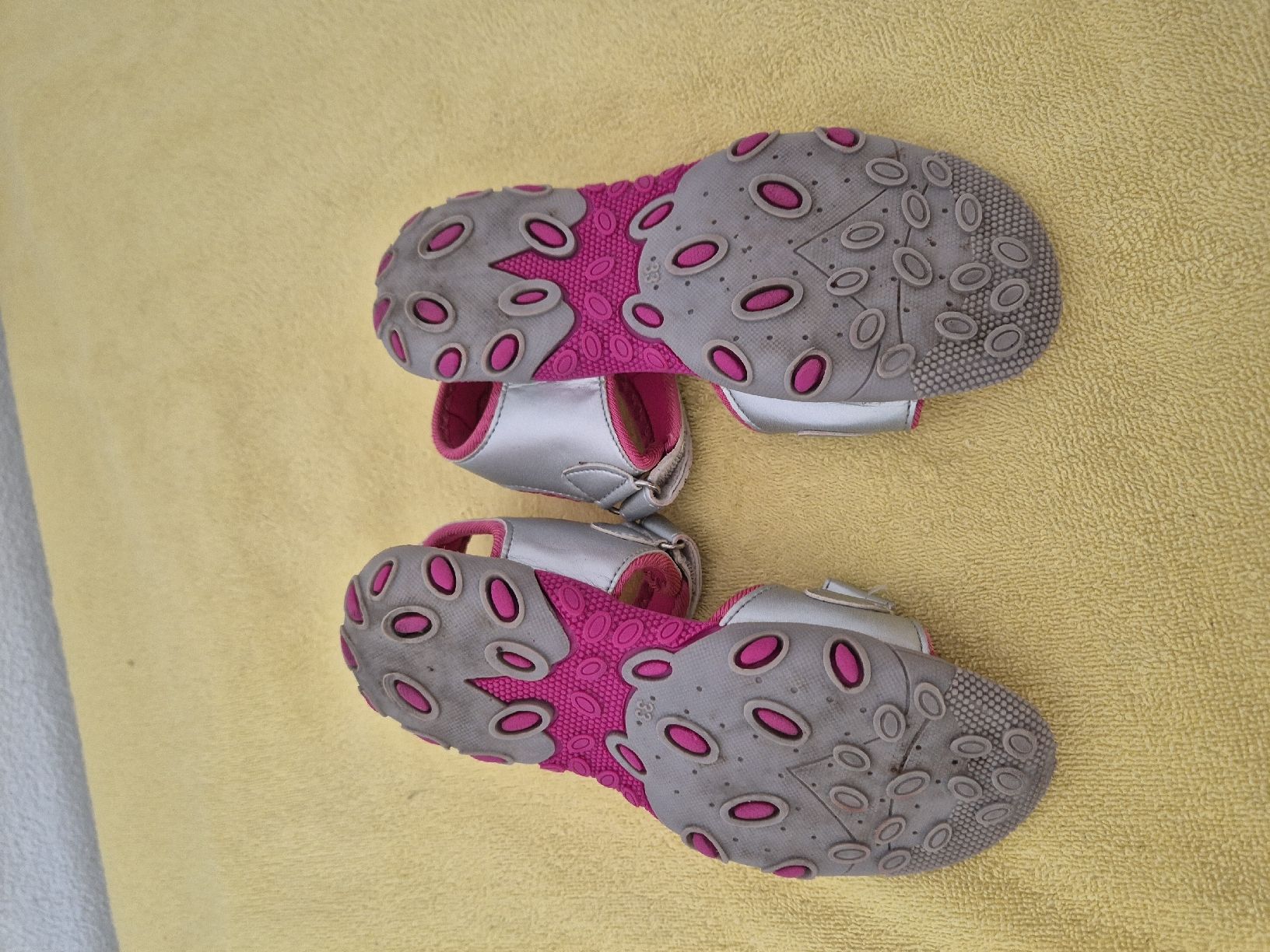 Scarpe per ragazze: Sandale – Usato da Hörhausen venduto da Nuage81 3