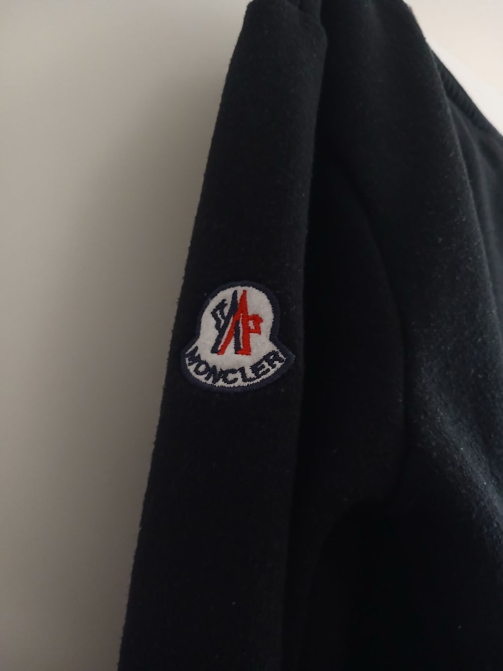 Moncler Maglioni & Felpe: !!! Moncler Pullover !!! – Usato da Reinach BL venduto da Ibizo69 1