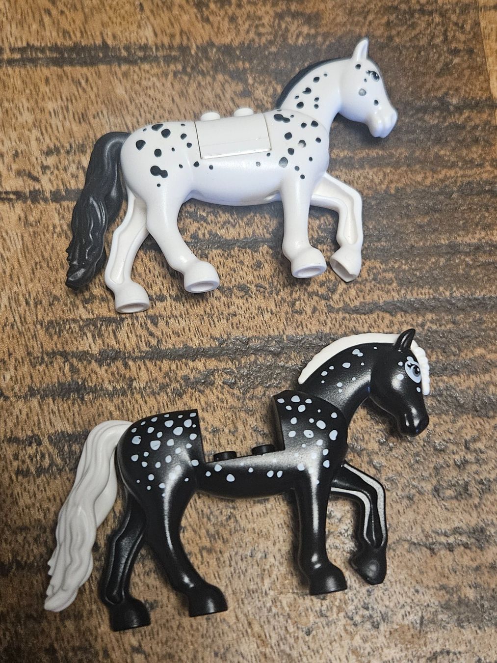 Lego Kit di costruzioni: lego figurine lot de 2 chevaux – Usato da Confignon venduto da Ecrofigs 3