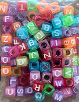 Bastelperlen Buchstaben Würfelform bunt, 200 Stück
