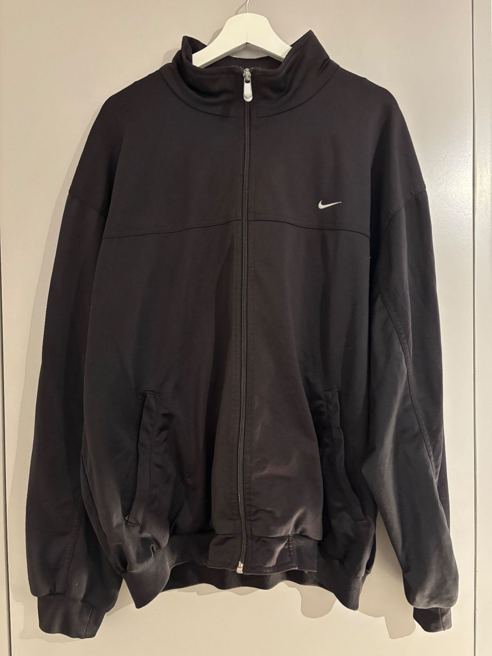Nike Maglioni & Felpe: Nike Zipper Vintage – Usato da Horgen venduto da zimtaoui
