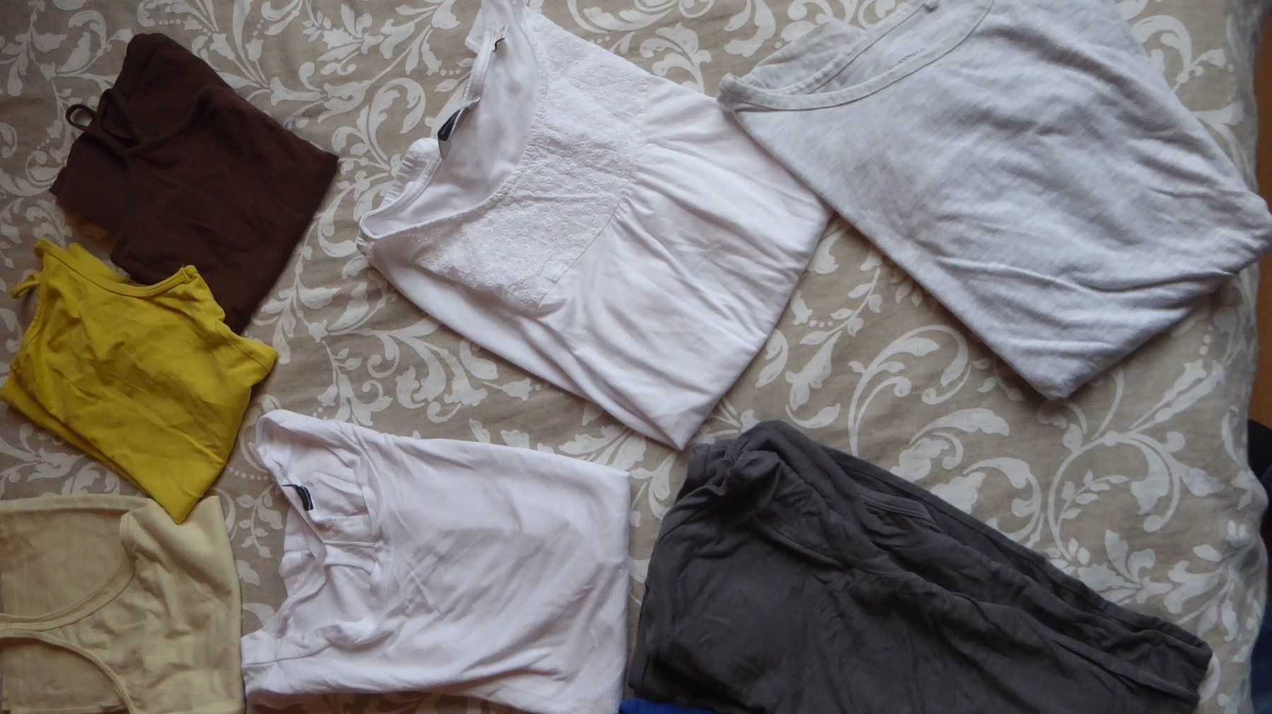 Lotti di vestiti: 16 Tshirt Top s Gr M – Usato da Sargans venduto da Benziner 1