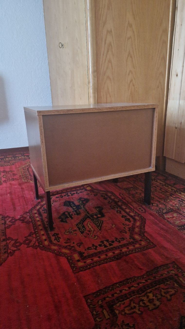 Tables de nuit: Nachttisch mit Schubladen braun – D'occasion à Regensdorf par ine_5yys 2