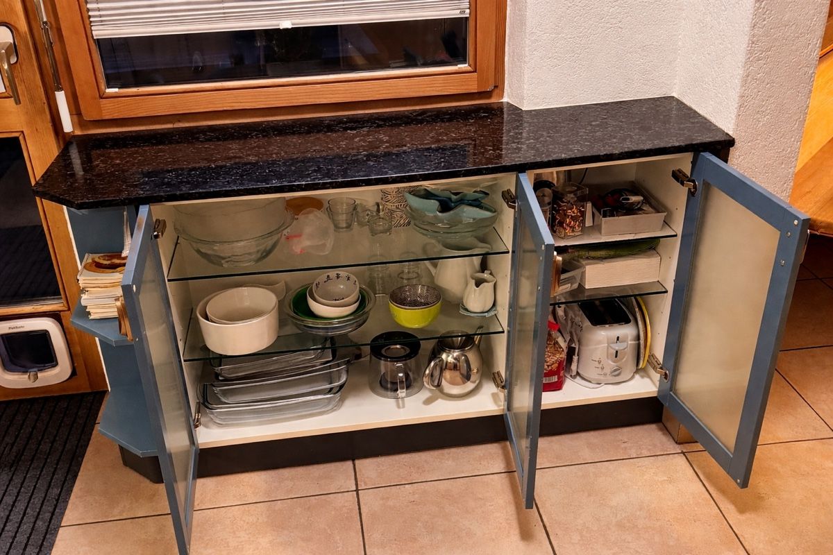 Cucine complete: Schöner Küchenschrank mit Granitplatte – Usato da Gysenstein venduto da Ambi89 1
