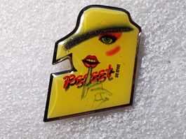 Ansteckpin 35: Psssst Die Revue