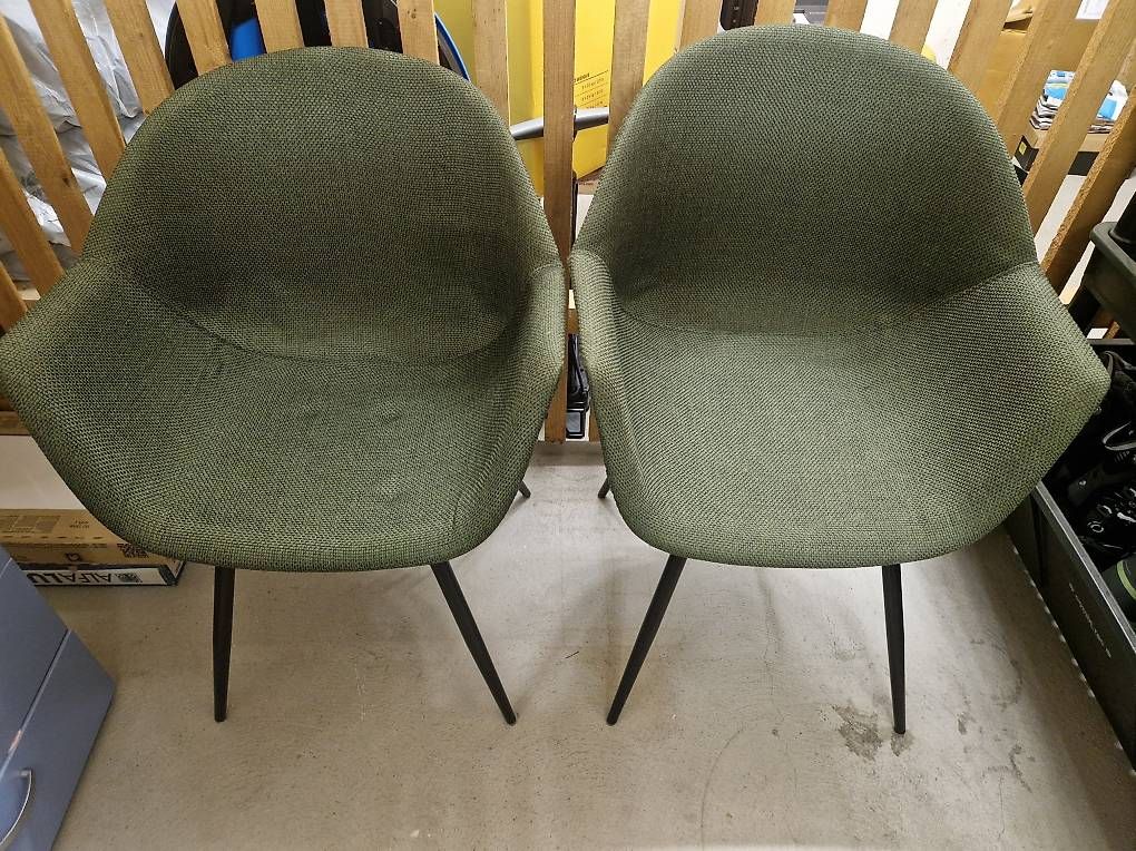 Chaises: Essstühle 2Stk. – D'occasion à Rickenbach b. Wil par steinsel 2