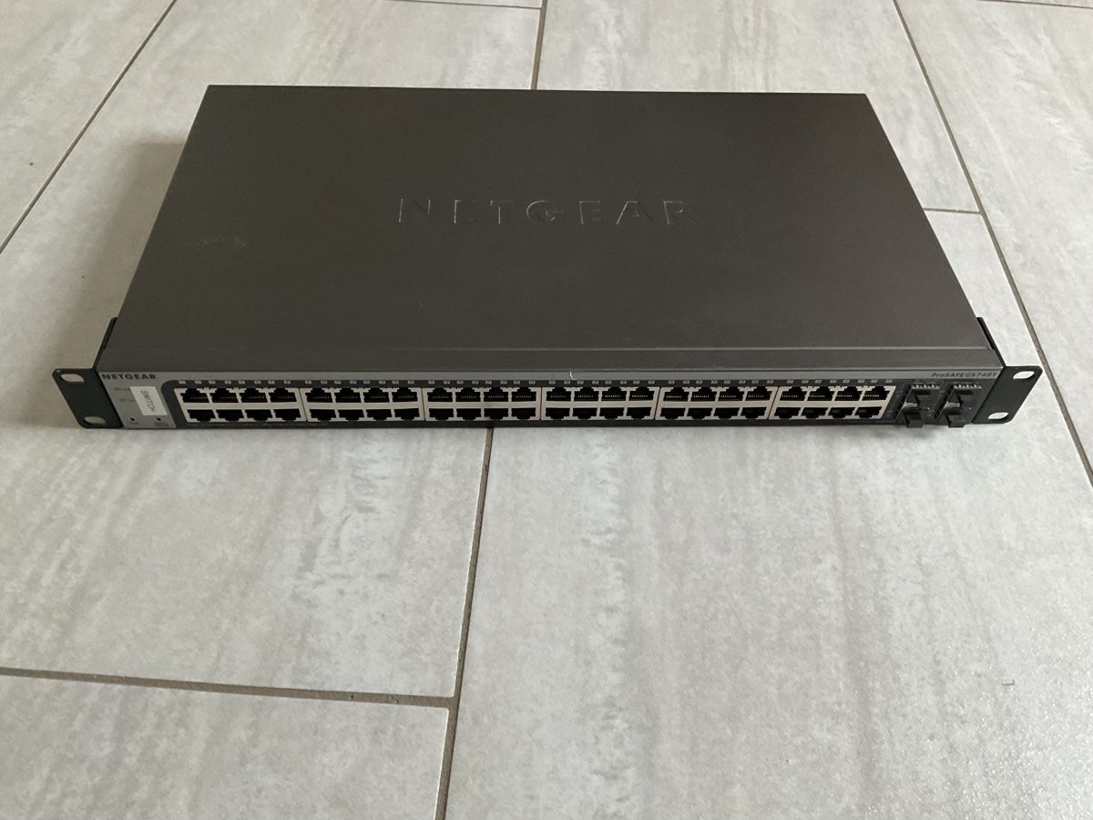 Netgear Hub & Switch: Netgear Pro Safe Gs 748T v5 – Usato da niederlenz venduto da azl_vb9m