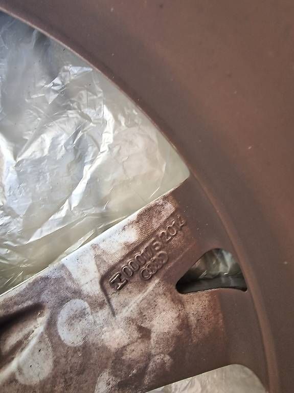 Pneumatici & Ruote complete: Audi A4 Sommer  Reifen  – Usato da Dübendorf venduto da zoltan.kelemen 2