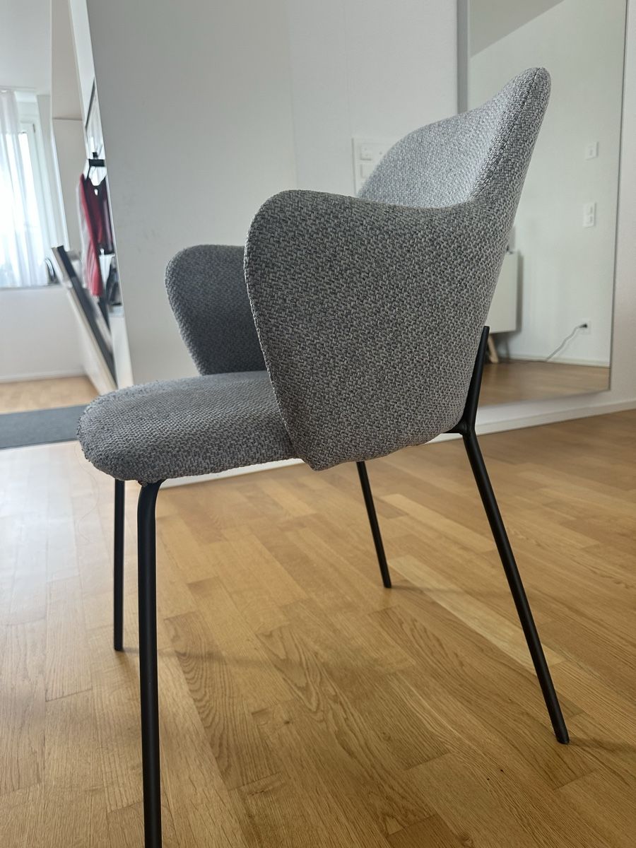 Livique Stühle: Essstühle – Gebraucht aus Münchwilen TG von semi31